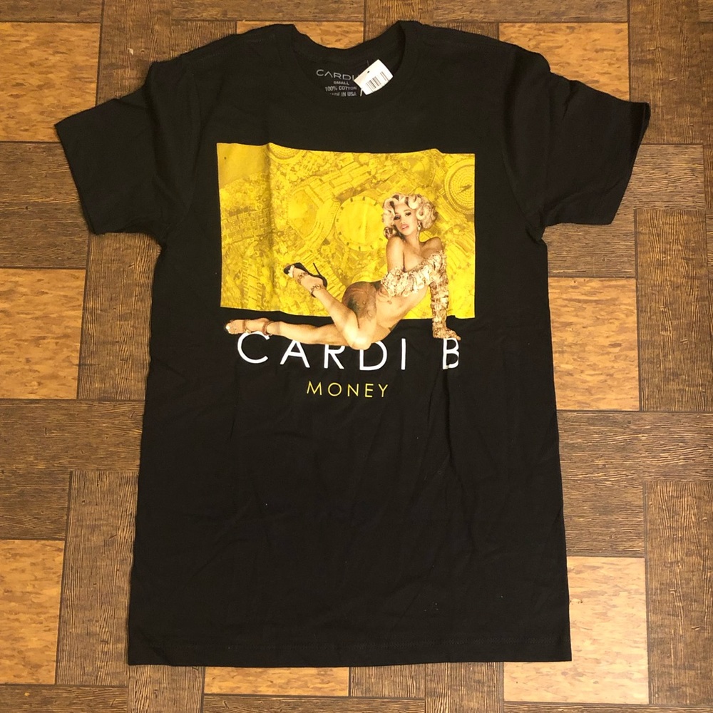 Cardi B Shirt Nike Dunk Jordan AF1 New Balance 2002R Adidas Samba Puma Speedcat